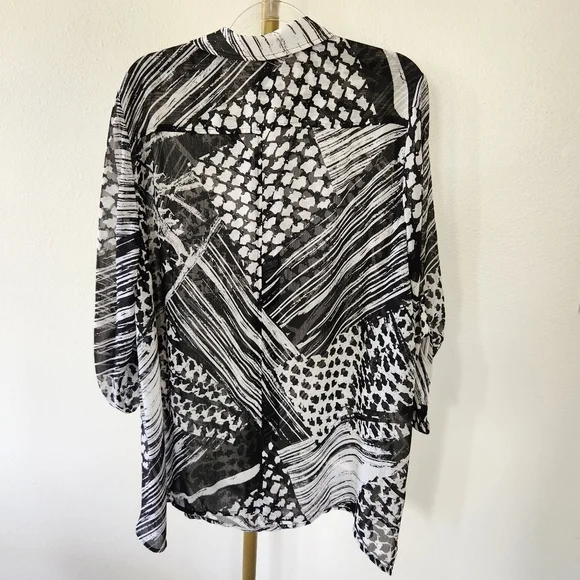 Chicos 3 Roll Tab Sleeve Button Front Blouse Semi Sheer Womens Size XL White NWT - Picture 8 of 8